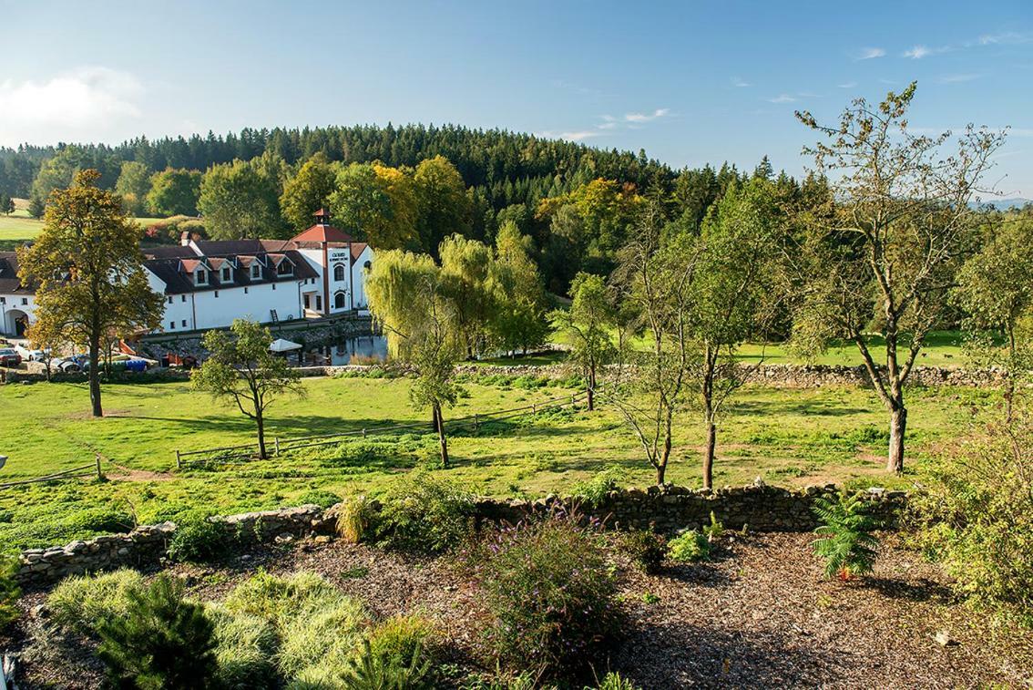 Wellness Hotel Svachovka Mírkovice Kültér fotó